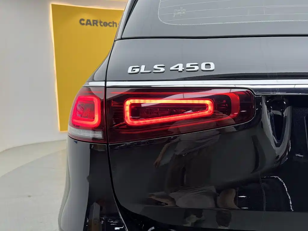 Mercedes-Benz GLS — миниатюра 10