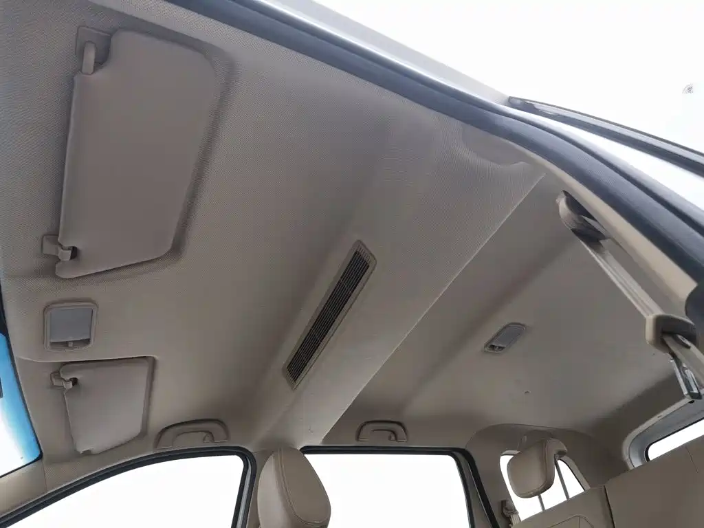 Wuling Hongguang — миниатюра 14