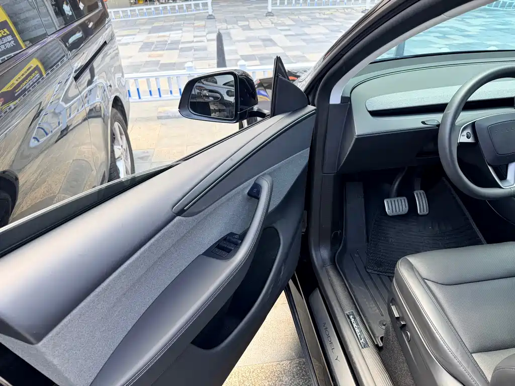 Tesla Model Y — фотографии объявления, Фото 9