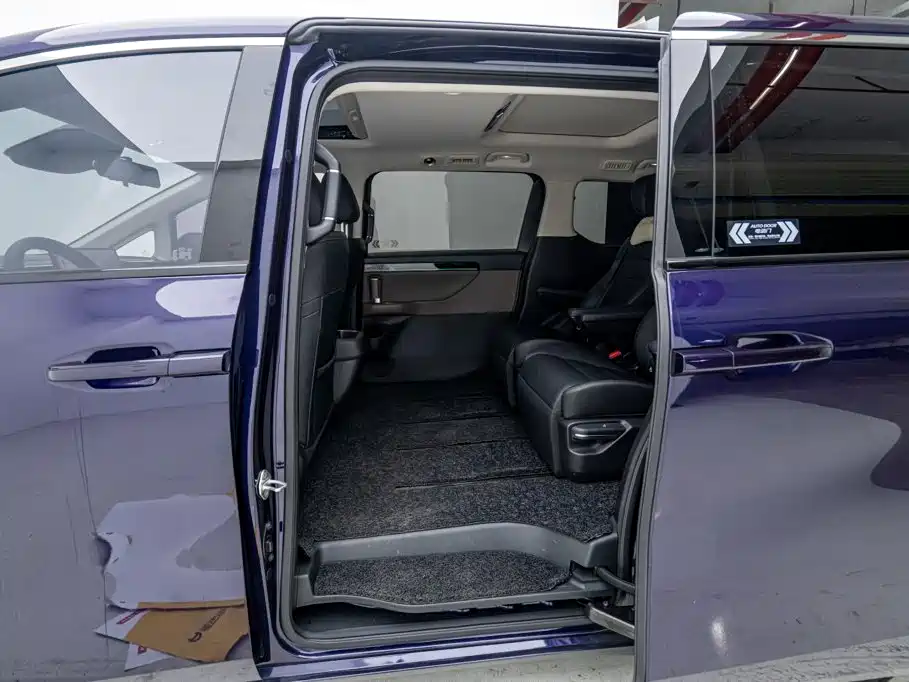 GAC Motor 传祺E8 PHEV — миниатюра 19