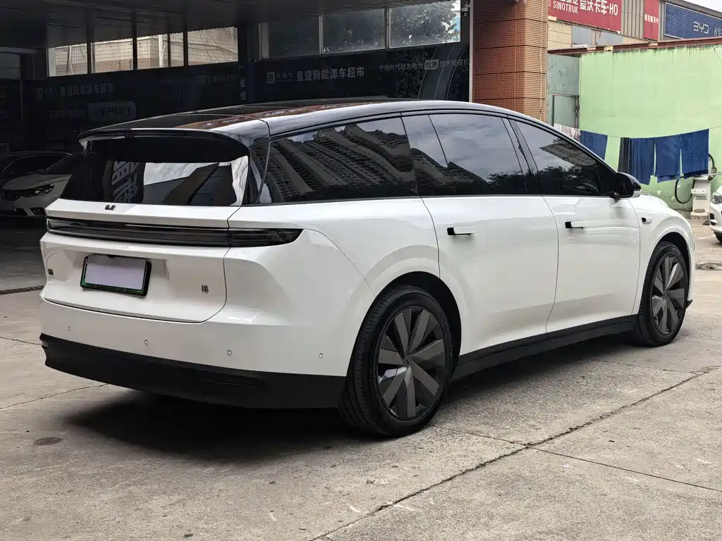 Li Auto i8 2025 Standard