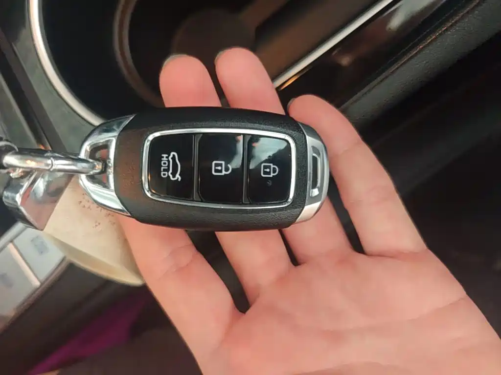 Hyundai Elantra — миниатюра 9