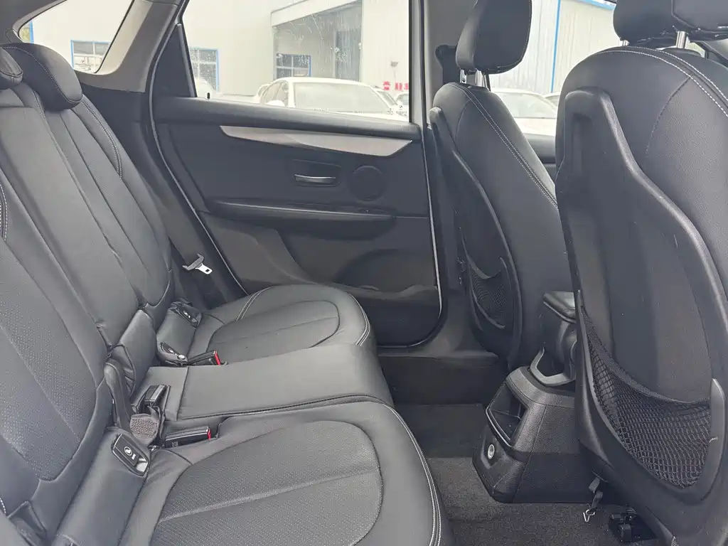 BMW 2 Series Active Tourer — миниатюра 14