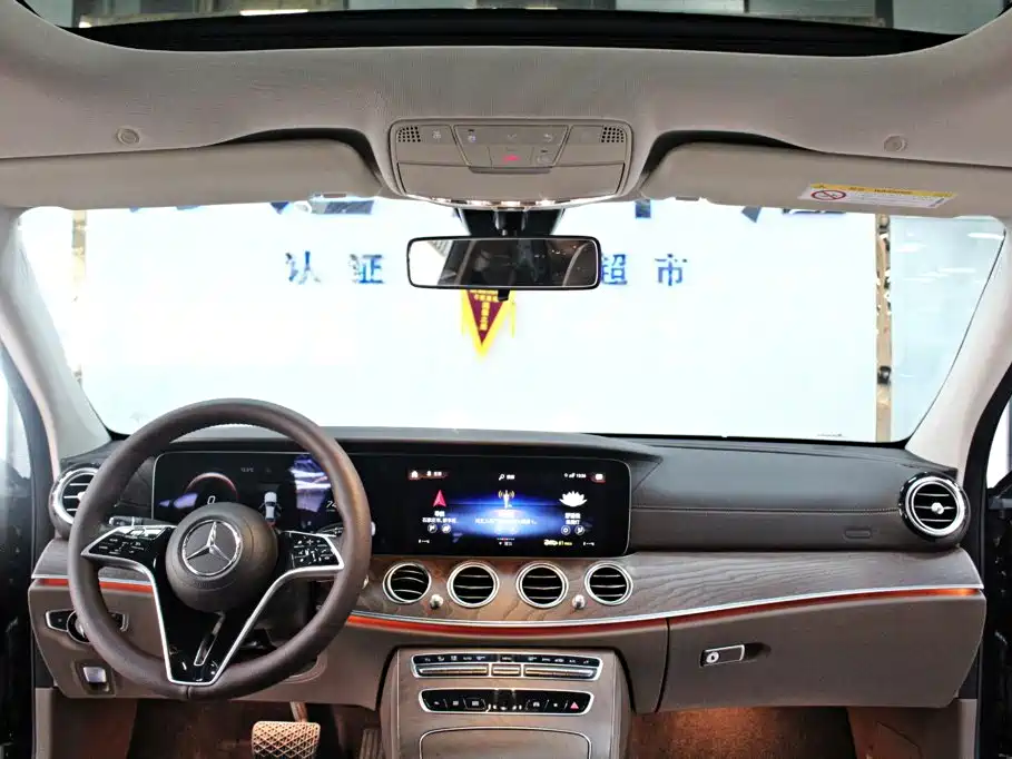 Mercedes-Benz E-Class — миниатюра 10