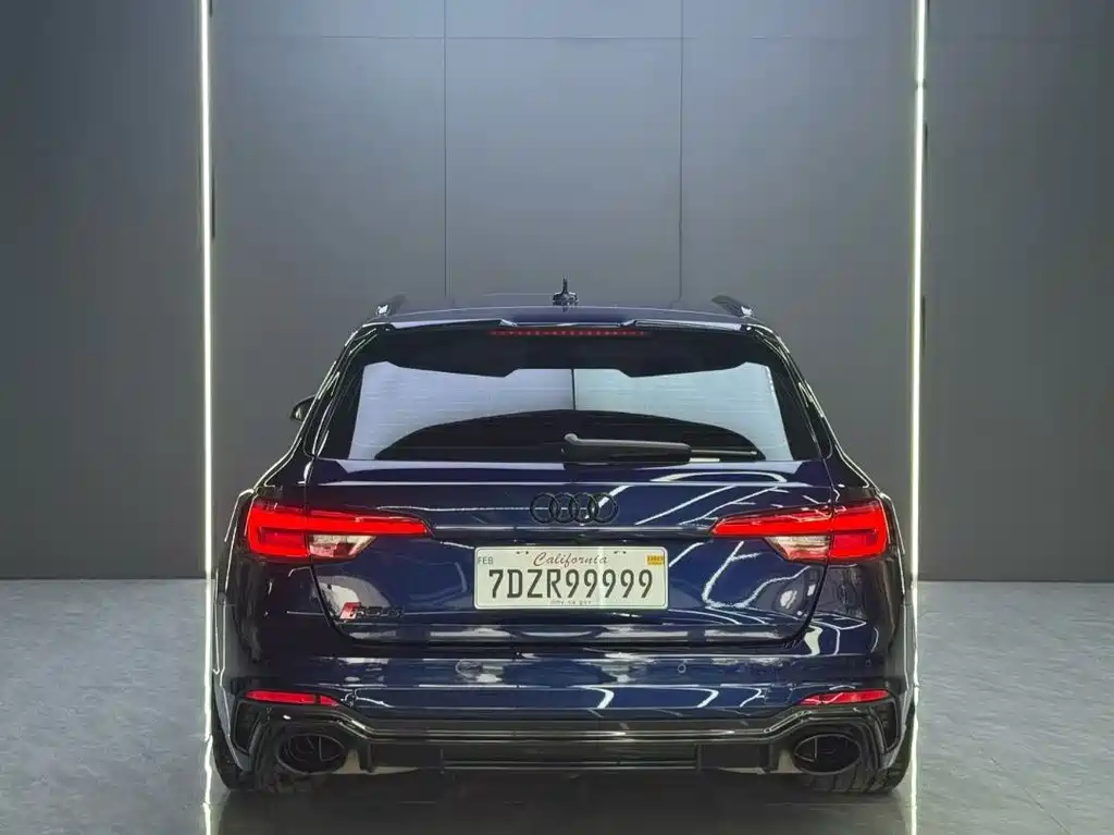 Audi RS 4 — миниатюра 9