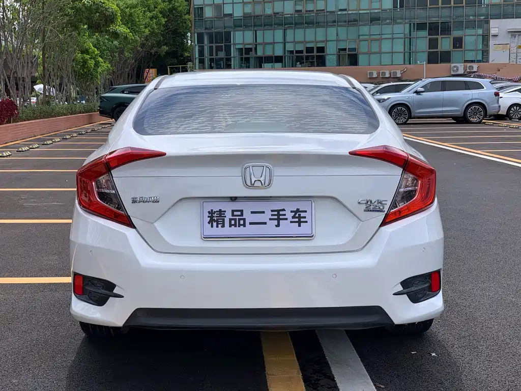 Honda Civic 2016 220TURBO CVT Luxury