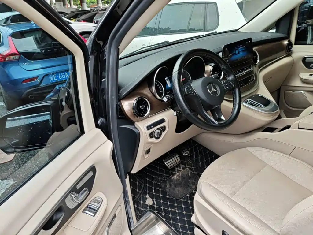 Mercedes-Benz V-Class — миниатюра 16