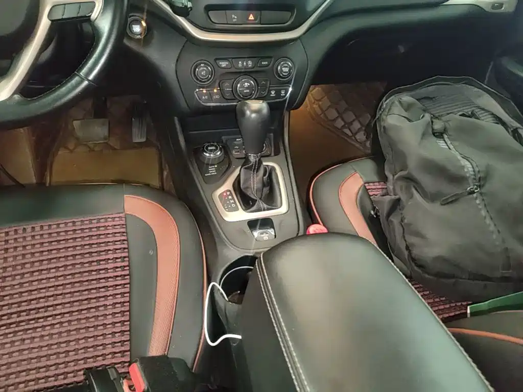 Jeep Cherokee — миниатюра 14