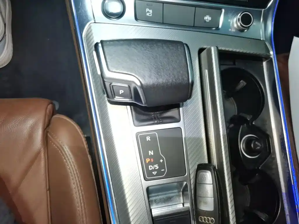 Audi A6L — миниатюра 21