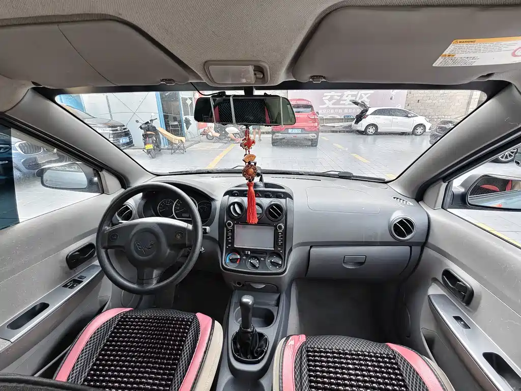 Wuling Hongguang — миниатюра 6