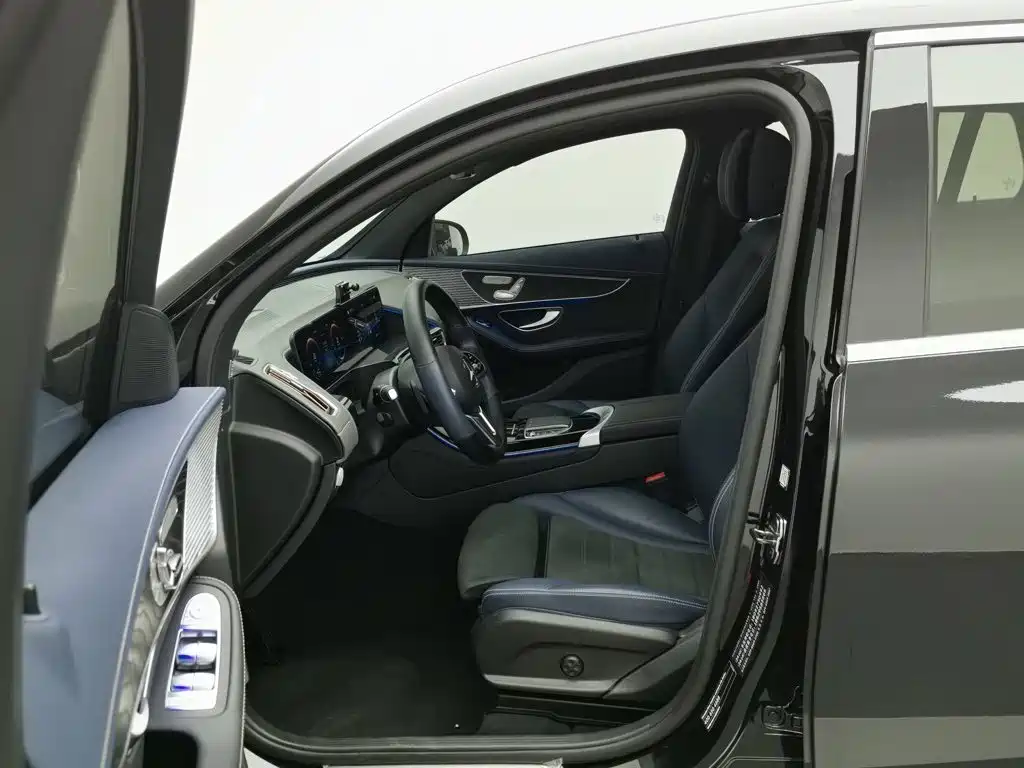 Mercedes-Benz EQC — миниатюра 10
