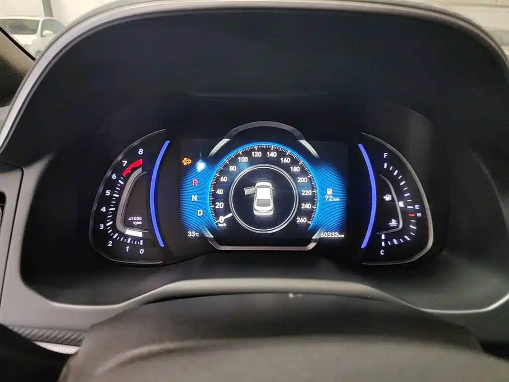 Hyundai Elantra — миниатюра 12