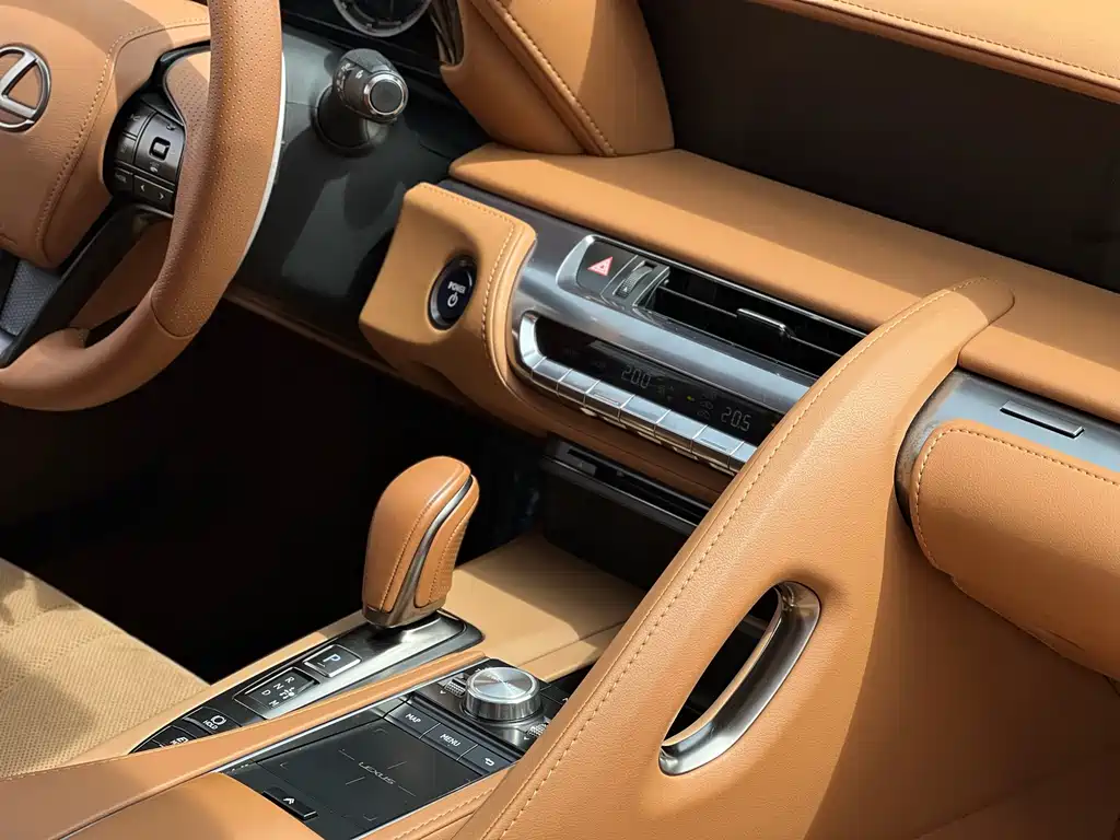 Lexus LC — миниатюра 13
