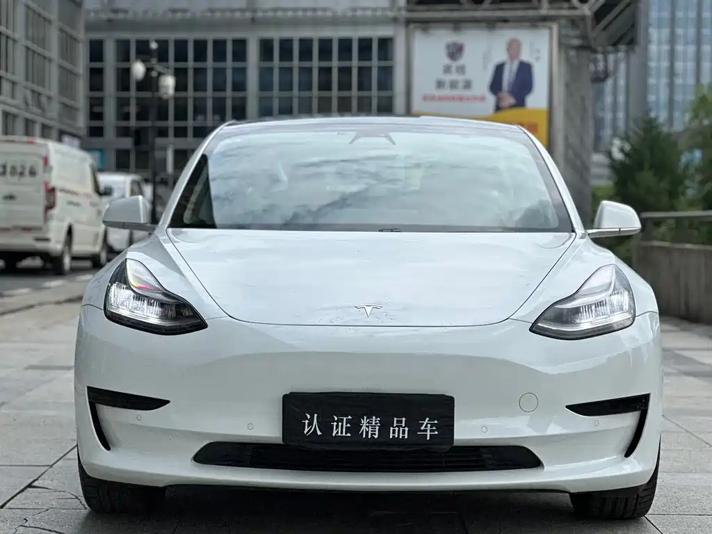 Tesla Model 3 — миниатюра 2