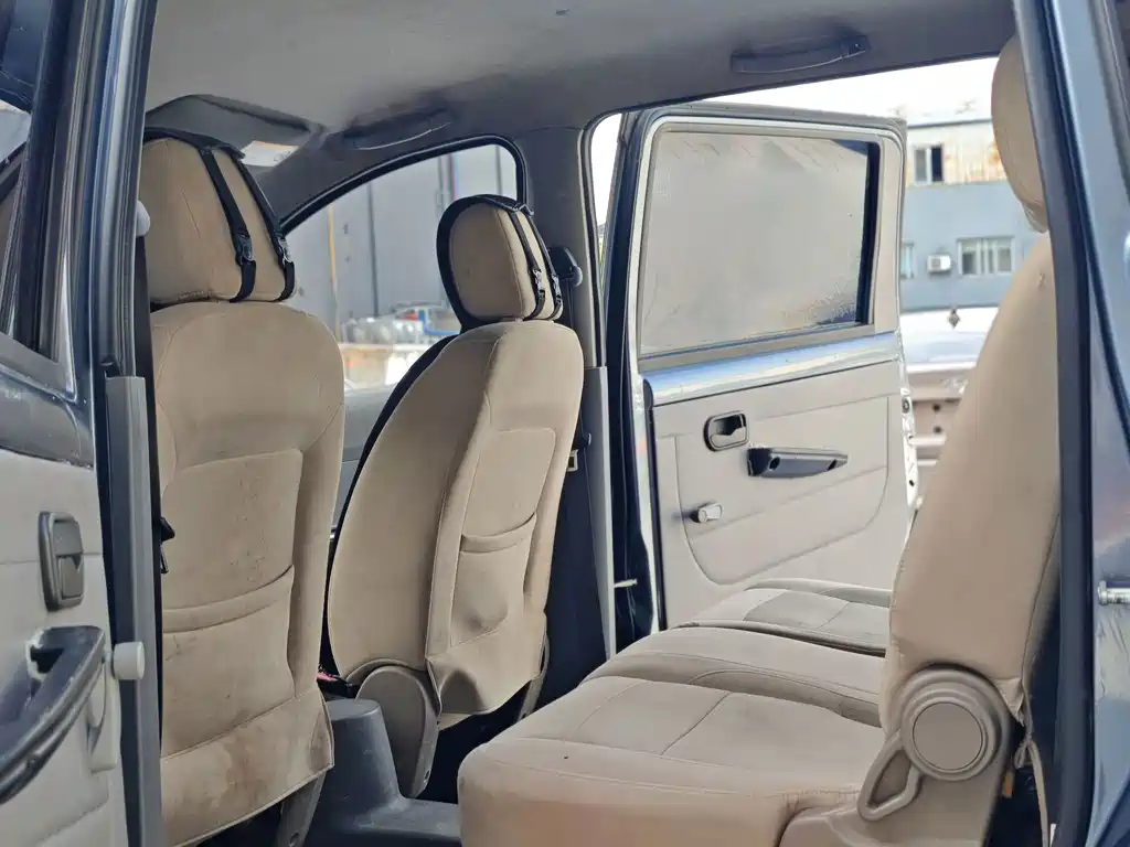 Wuling Hongguang — миниатюра 10