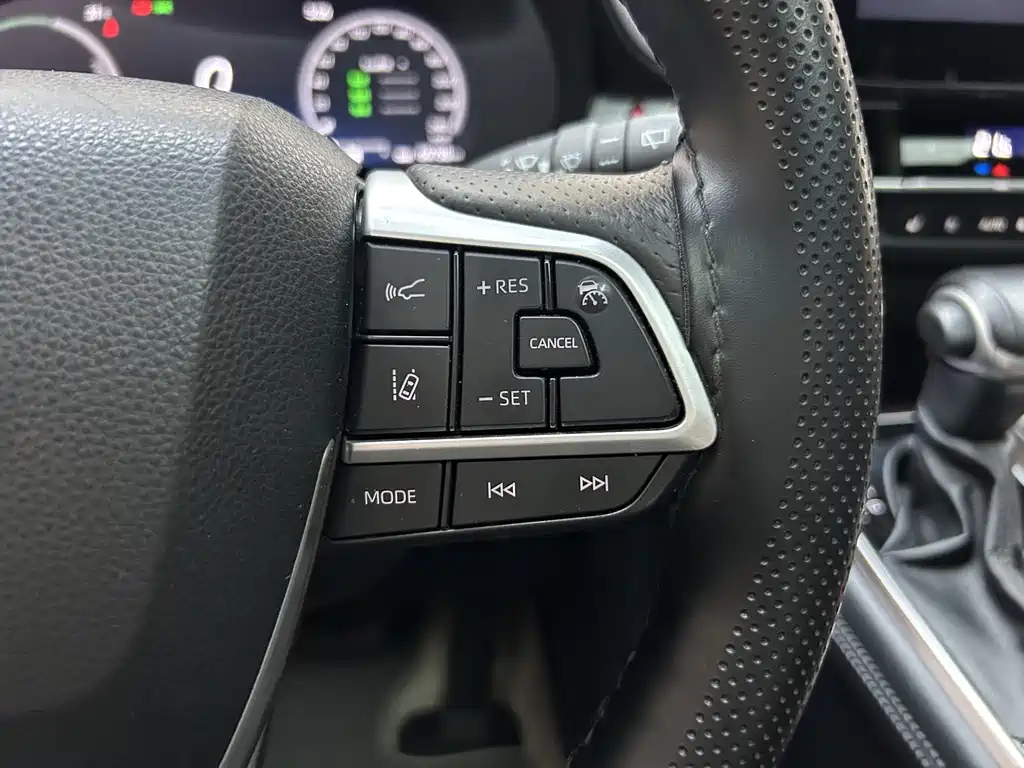 Toyota Granvia — миниатюра 27