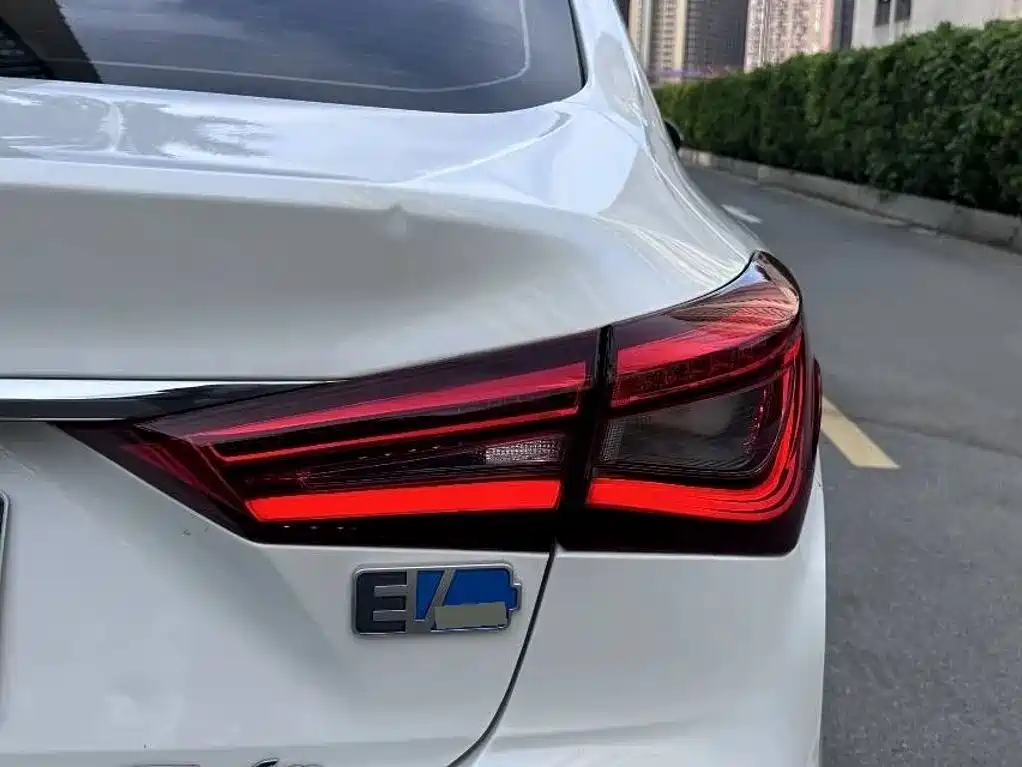 Changan Eado New Energy — миниатюра 7