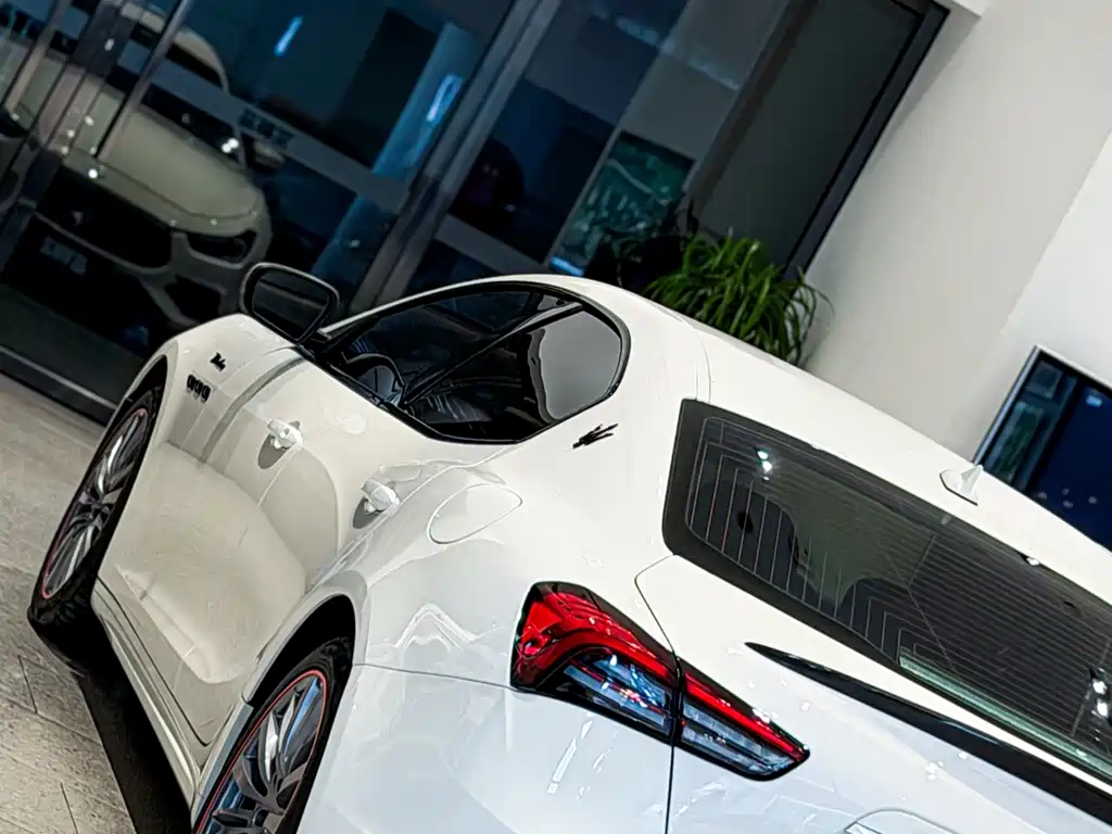 Maserati Ghibli — миниатюра 23