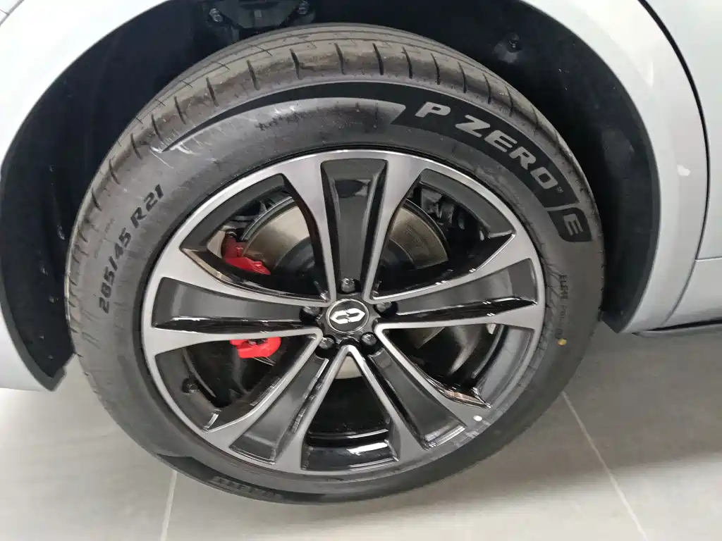 AITO ASK THE WORLD M8