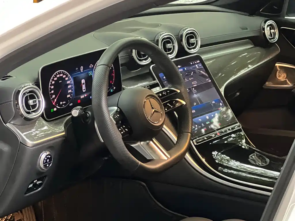 Mercedes-Benz C-Class — миниатюра 7