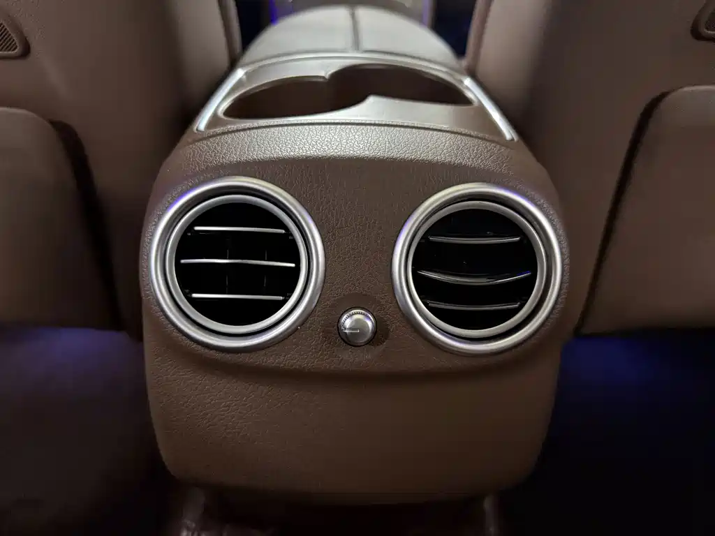 Mercedes-Benz E-Class — миниатюра 20