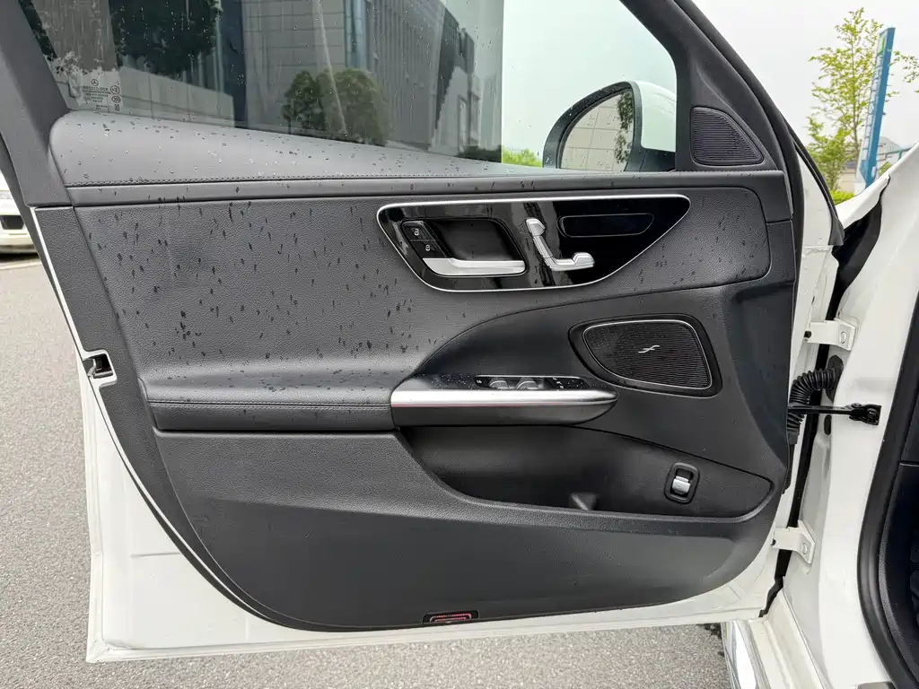 Mercedes-Benz C-Class — миниатюра 4