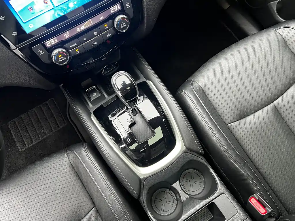 Nissan X-Trail — миниатюра 15