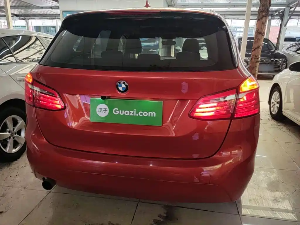 BMW 2 Series Active Tourer — миниатюра 6