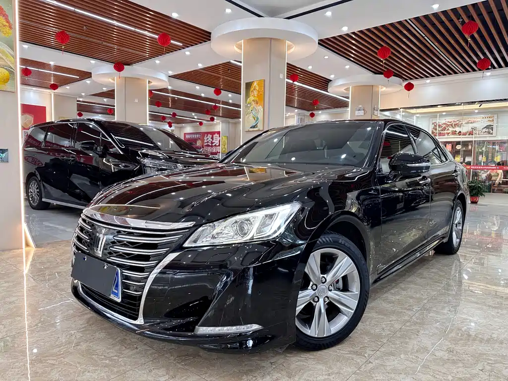 Toyota Crown 2017