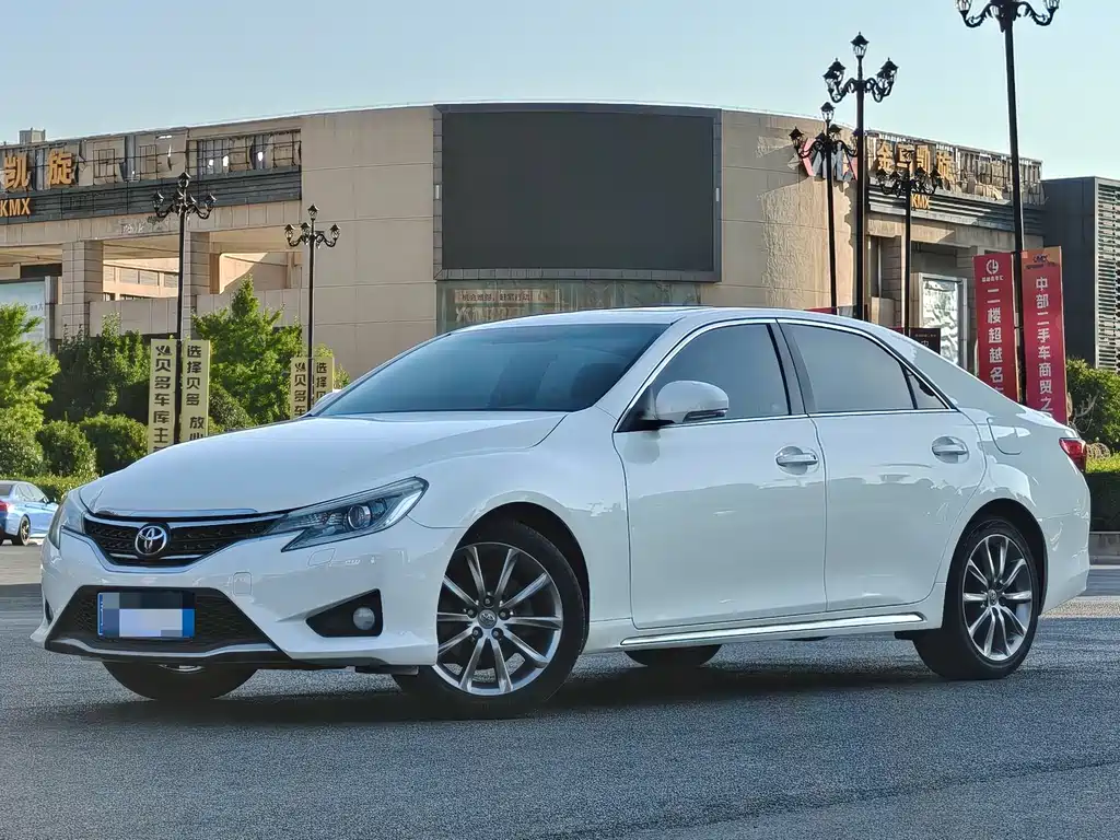 Toyota Reiz