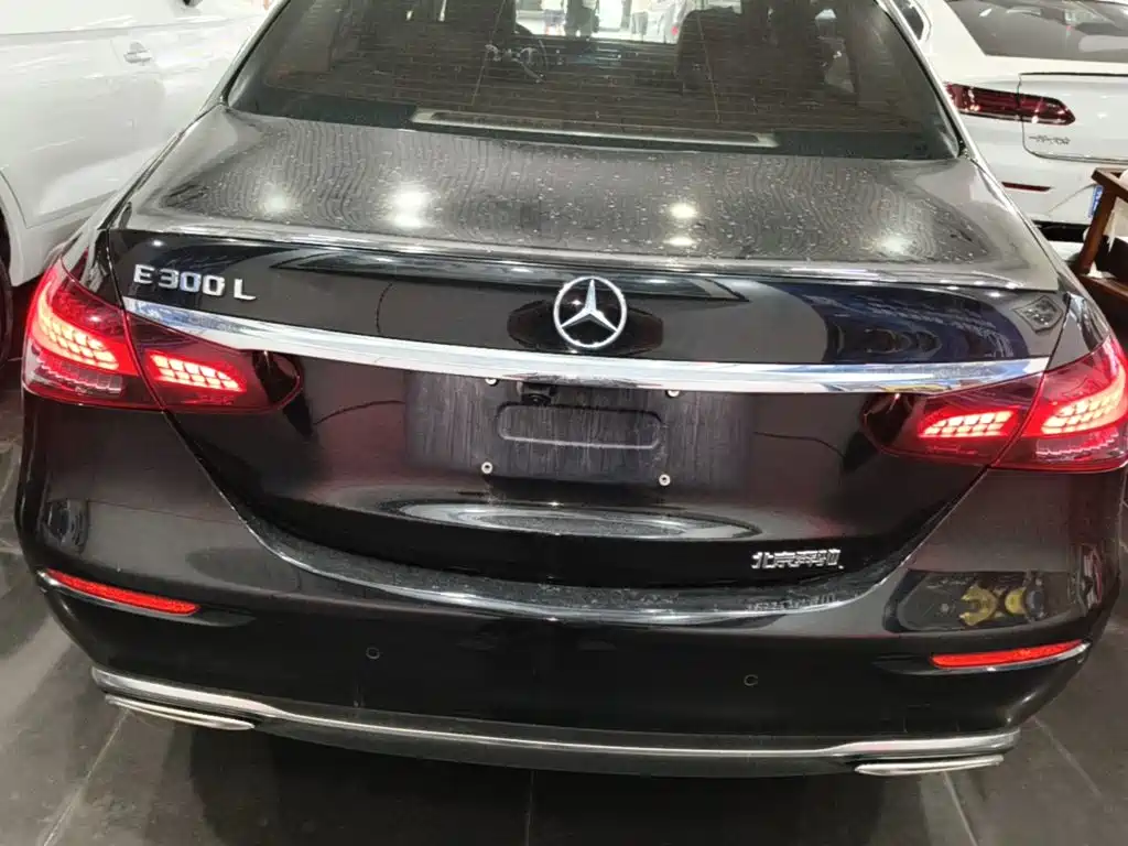 Mercedes-Benz E-Class — миниатюра 6