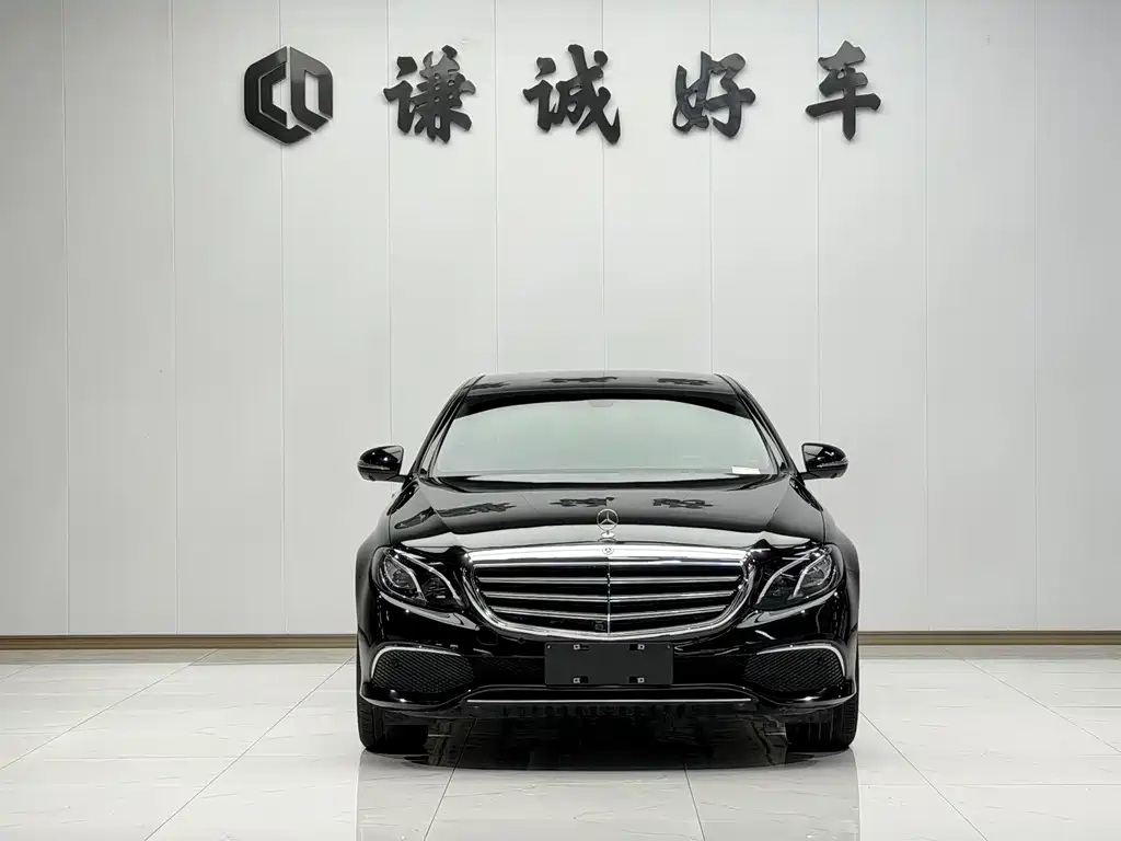Mercedes-Benz E-Class — миниатюра 2