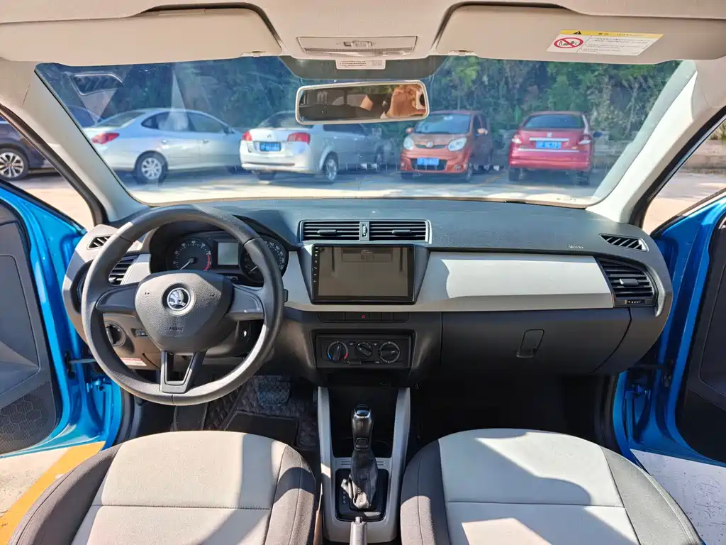 Skoda Fabia — миниатюра 12