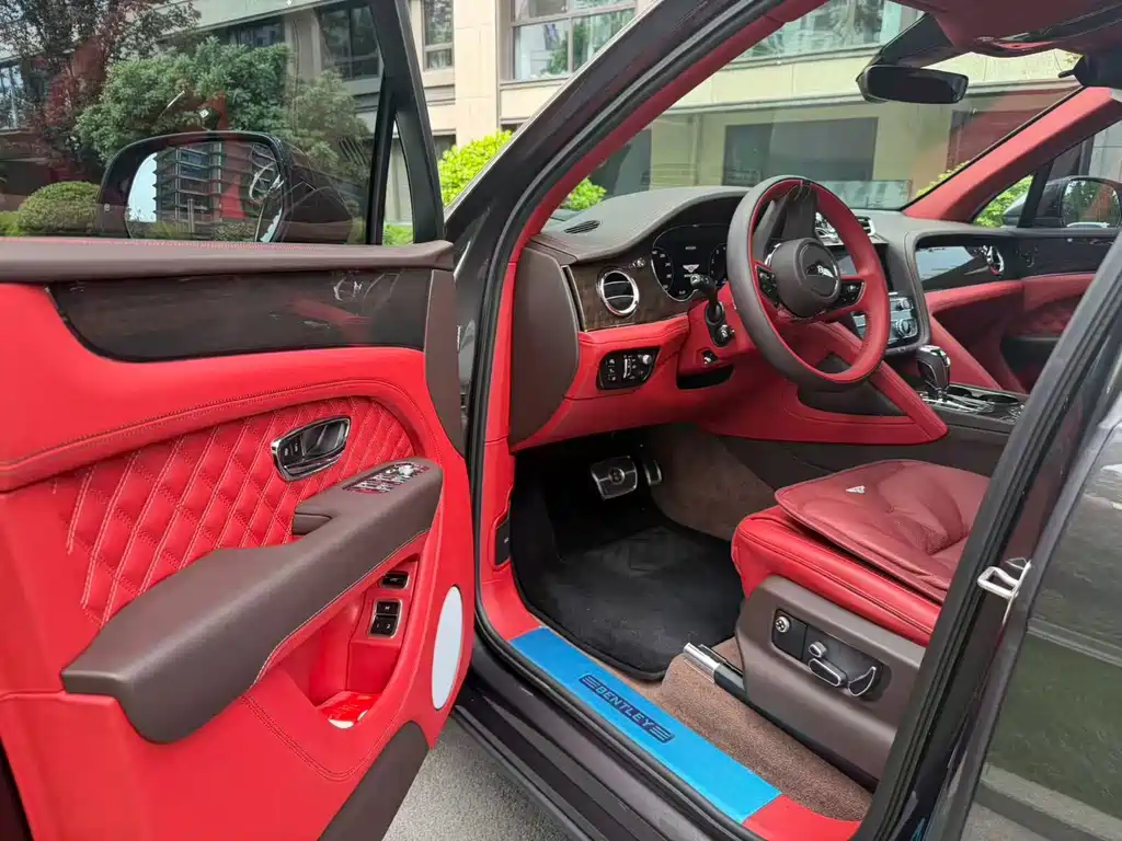 Bentley Bentayga — миниатюра 16