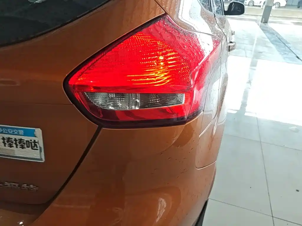 Ford Focus — миниатюра 8