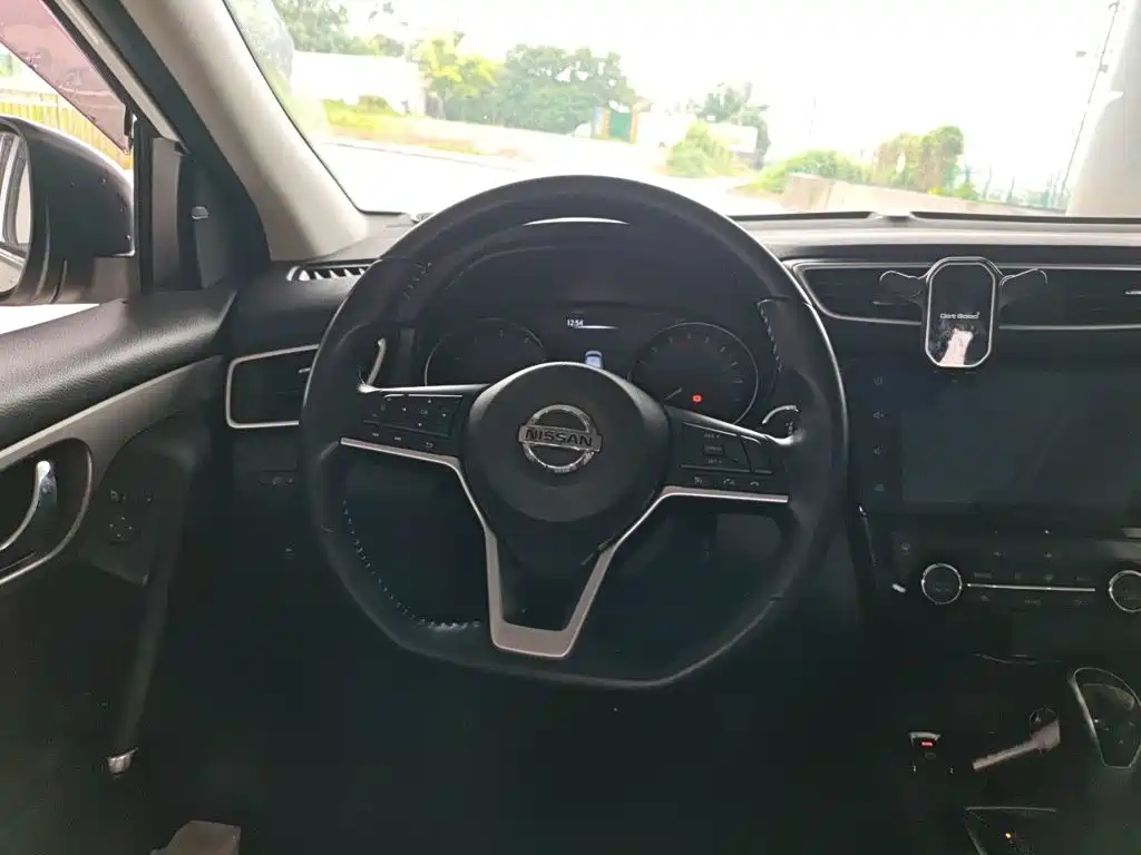 Nissan Qashqai — миниатюра 7