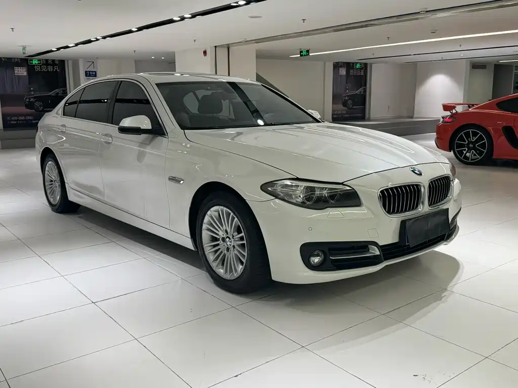 BMW 5 Series — миниатюра 3