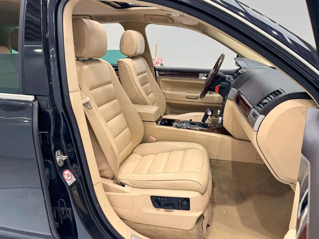Volkswagen Touareg — миниатюра 10