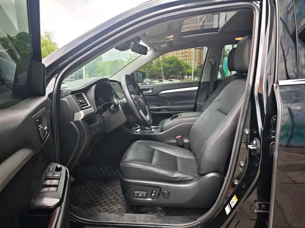 Toyota Highlander — миниатюра 7