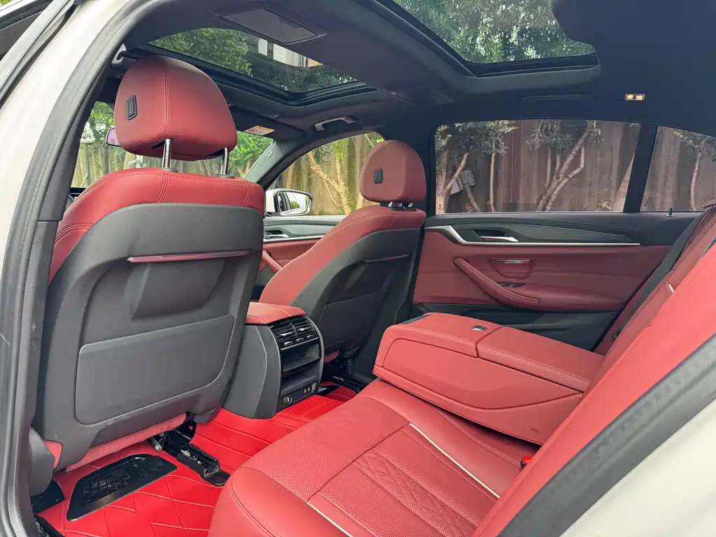 BMW 5 Series — миниатюра 7