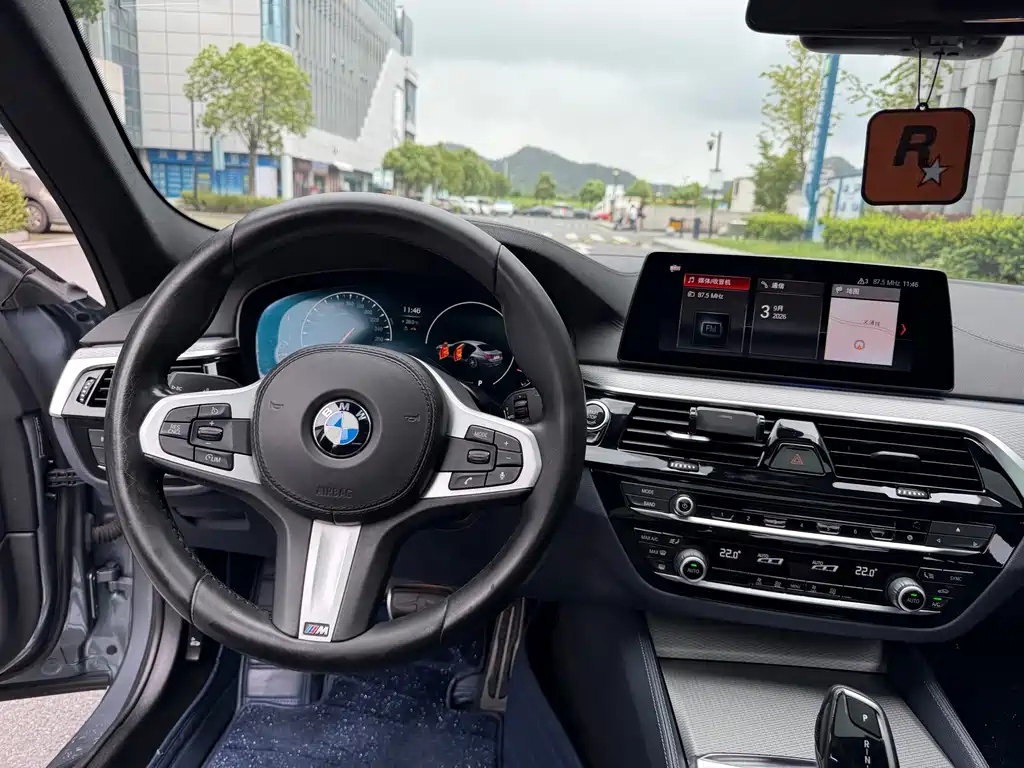 BMW 5 Series (Import) — миниатюра 10