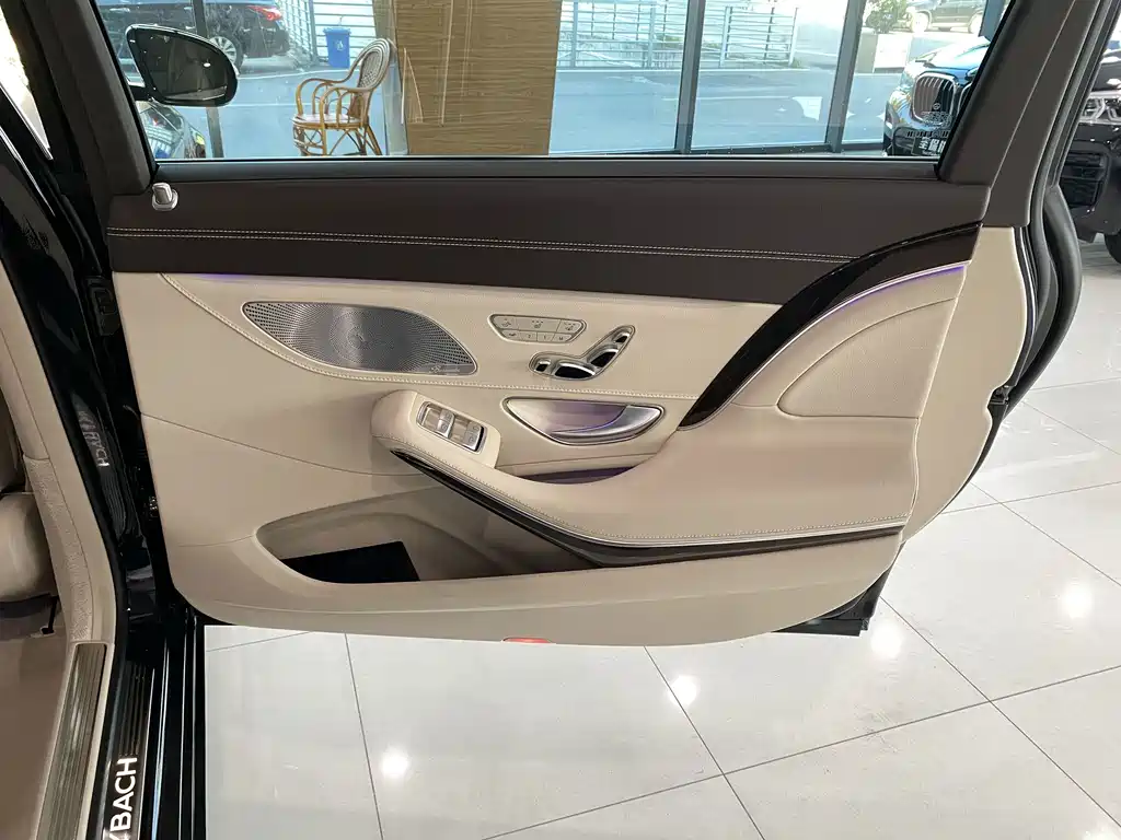 Mercedes-Benz S-Class — миниатюра 16