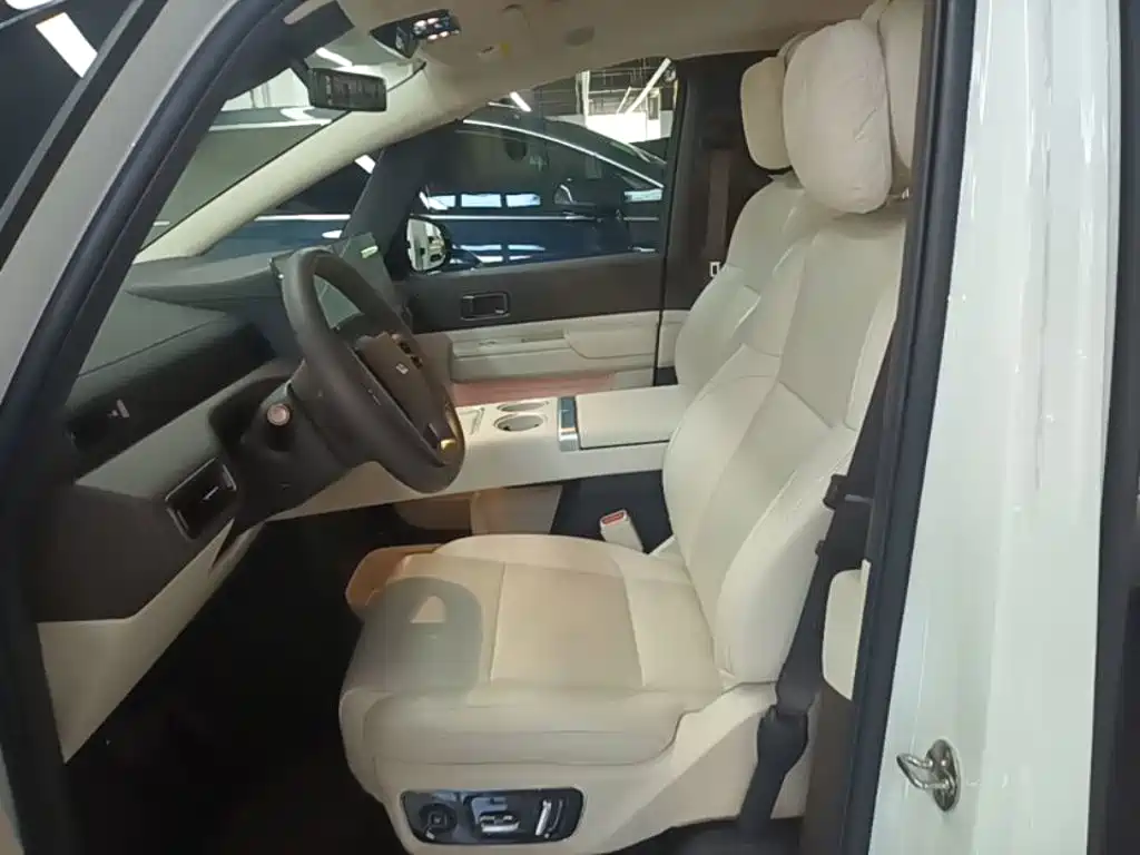 Li Auto Li MEGA — миниатюра 15