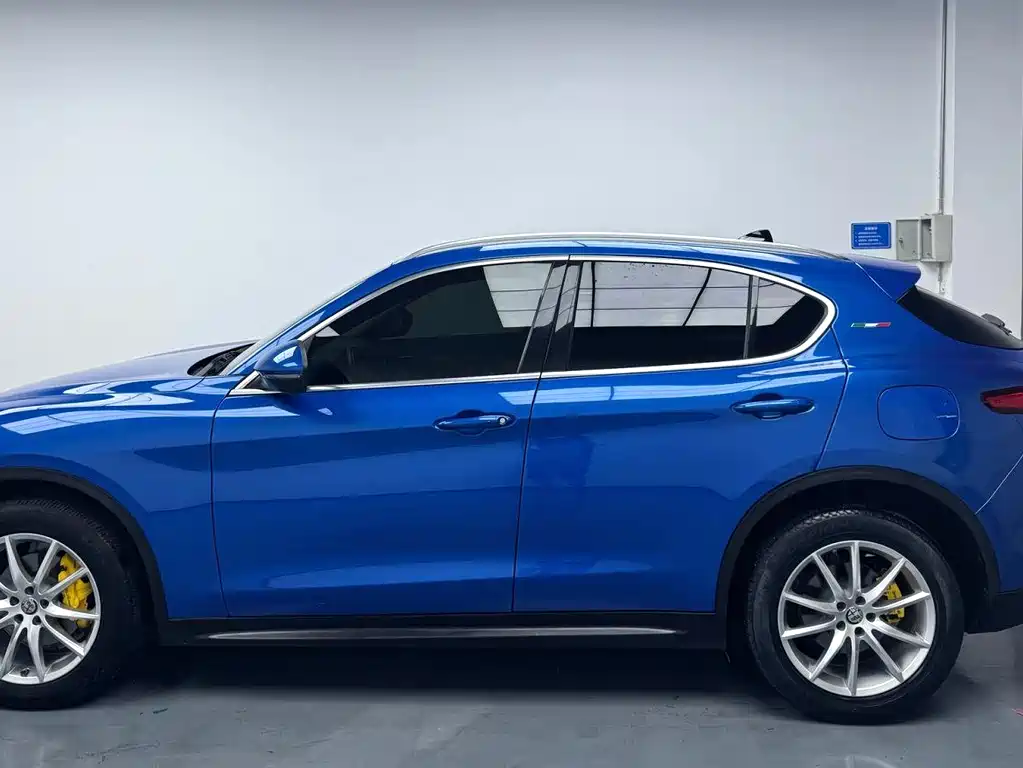 Alfa Romeo Stelvio — миниатюра 7