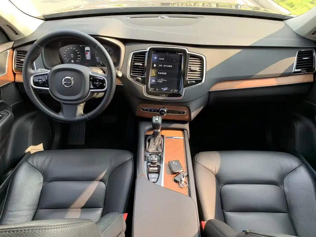 Volvo XC90 — миниатюра 6