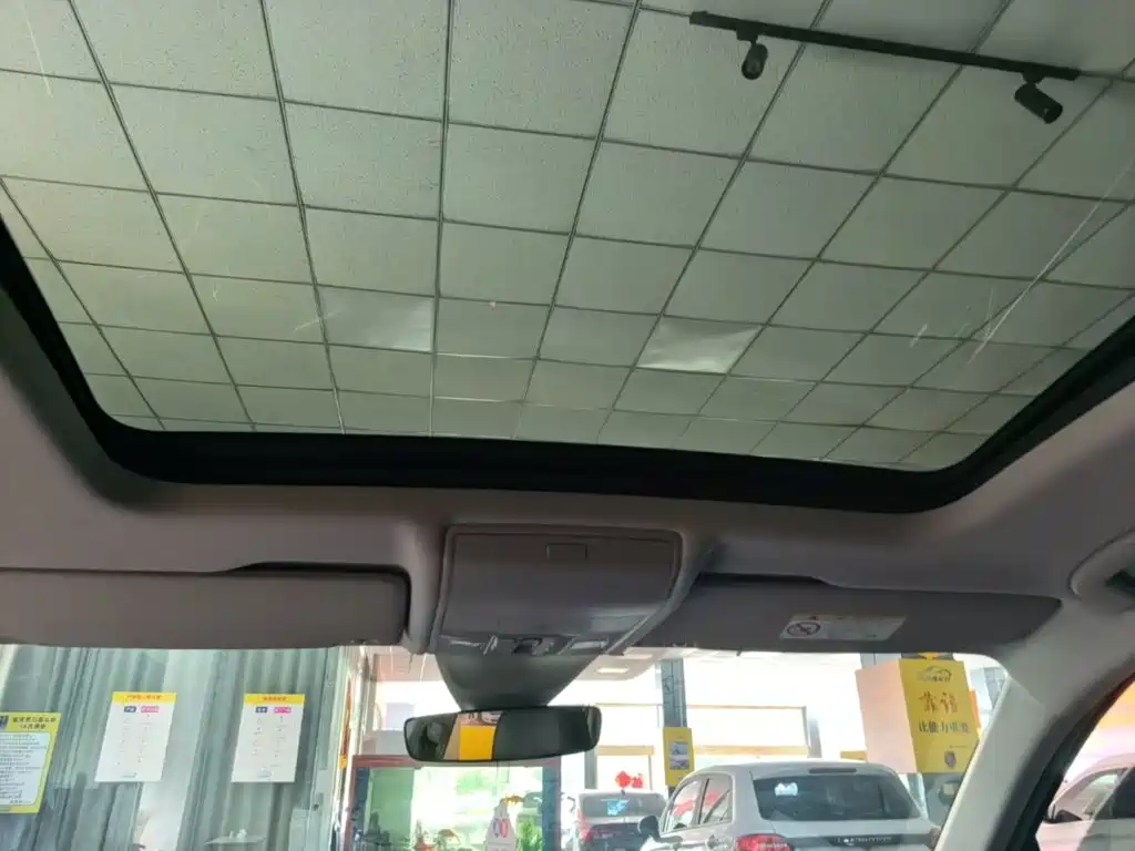 Volkswagen Tiguan L — миниатюра 18