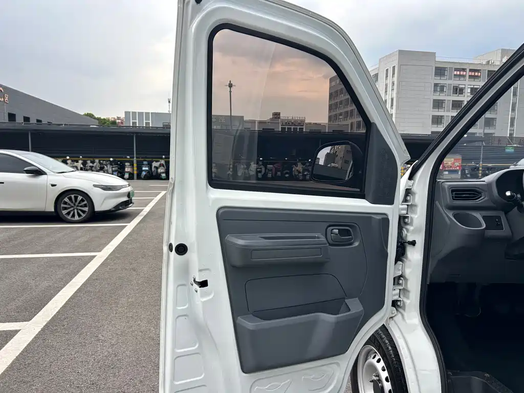 Cowin Kai Wing Dolphin E7. — миниатюра 8