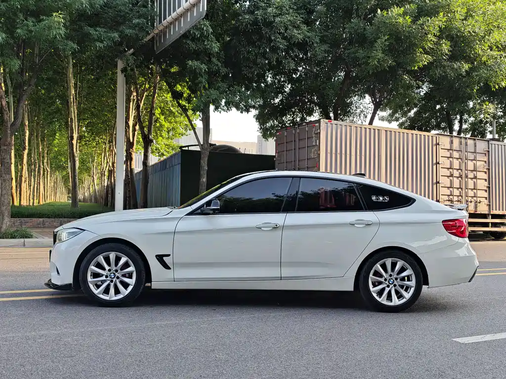 BMW 3 Series GT 3 GT 2018 320i Fashion