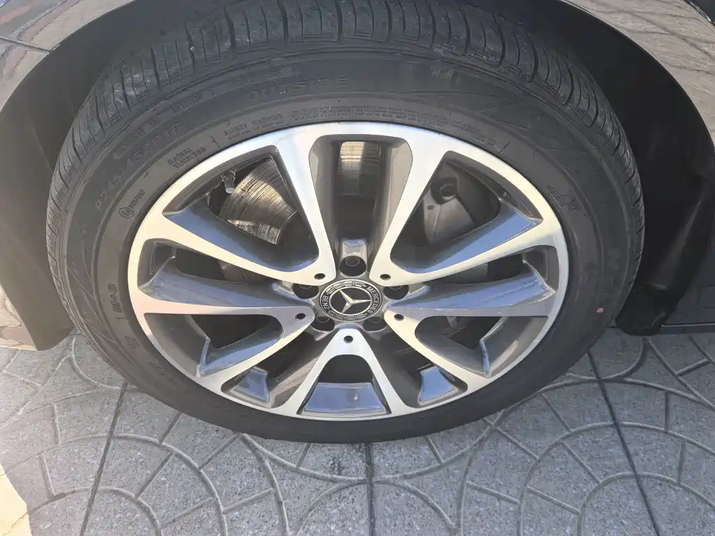 Mercedes-Benz E-Class — миниатюра 13