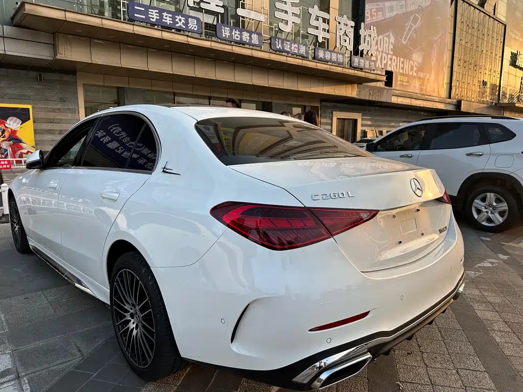 Mercedes-Benz C-Class — миниатюра 13